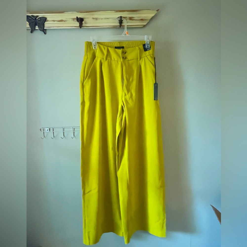 Dictionary size8/10 green trousers